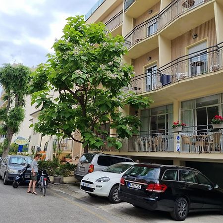 Hotel Esperia Cattolica Luaran gambar