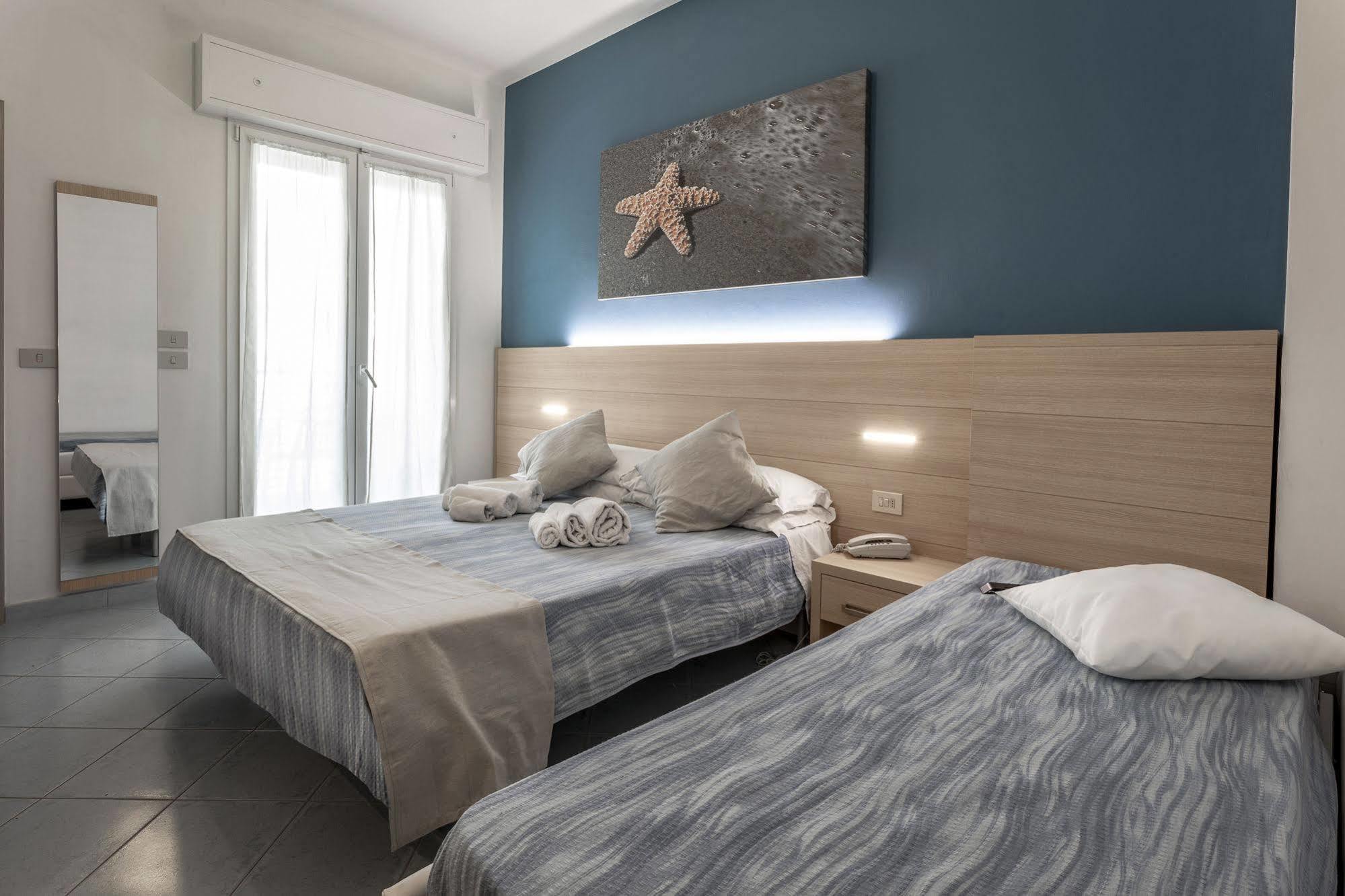 Hotel Esperia Cattolica Luaran gambar
