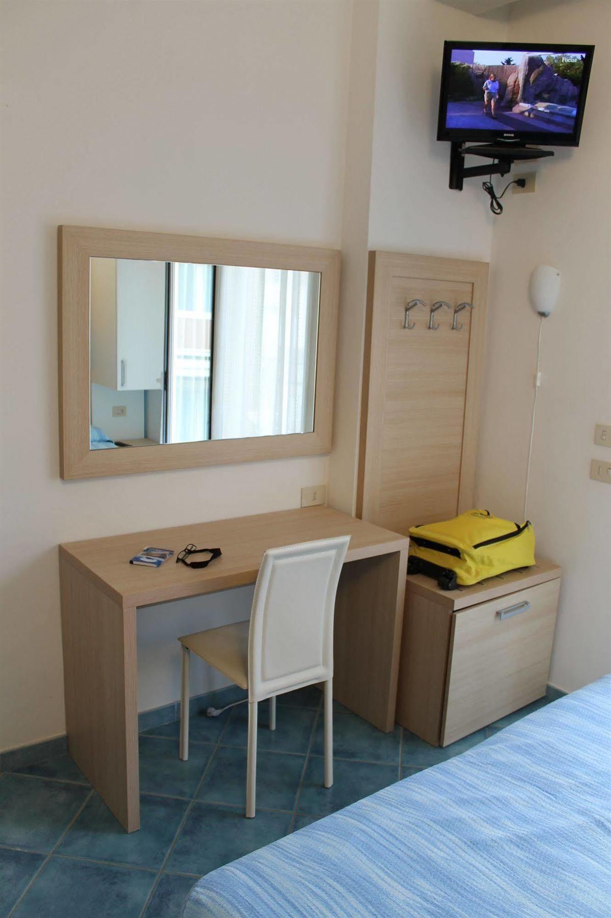 Hotel Esperia Cattolica Luaran gambar