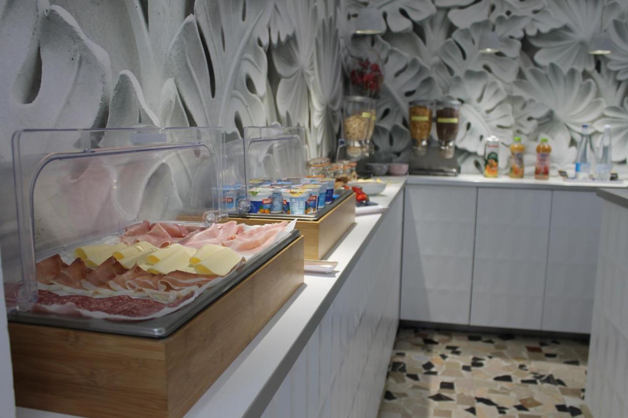 Hotel Esperia Cattolica Luaran gambar